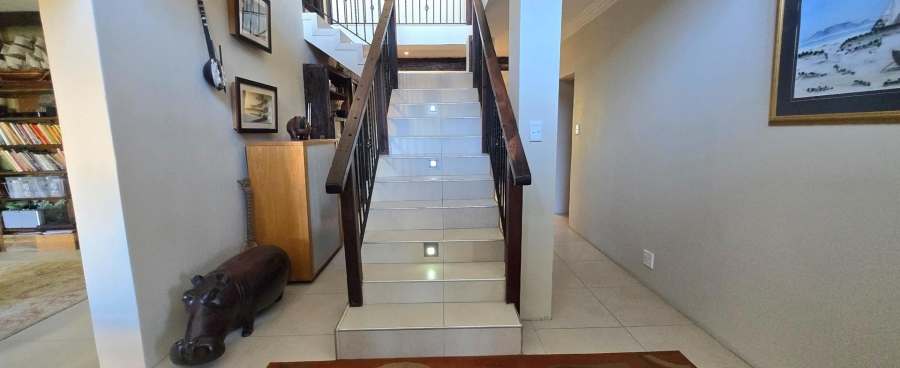 6 Bedroom Property for Sale in Franskraal Western Cape